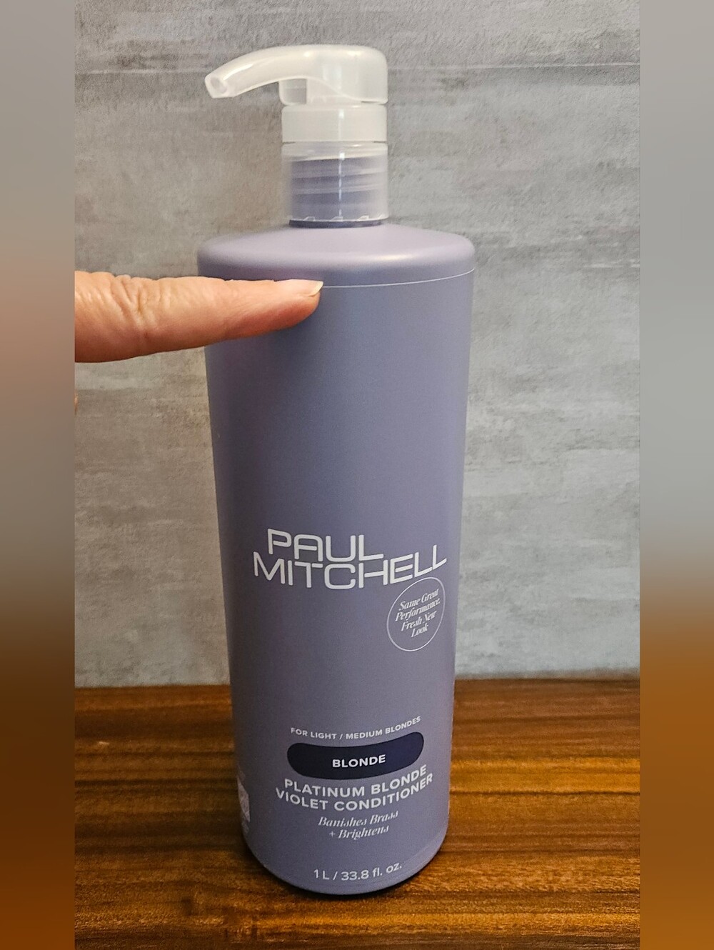 Paul Mitchell Platinum Blonde Violet Conditioner - Purple Bottle - Picture 2 of 3
